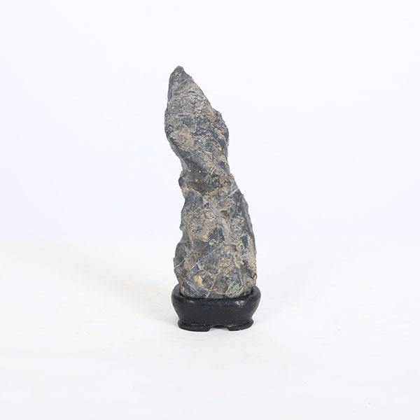 商品説明愛知川石（えちがわいし）滋賀県の愛知川で採取される水石です。台座付きサイズ全高：約13.5cm幅：約4.5cm奥行：約3.7cm重量：約234ｇ台を含んだ高さ：約15.5cm納期：配達ご希望日時のご指定ができます。　　　お急ぎの場合...