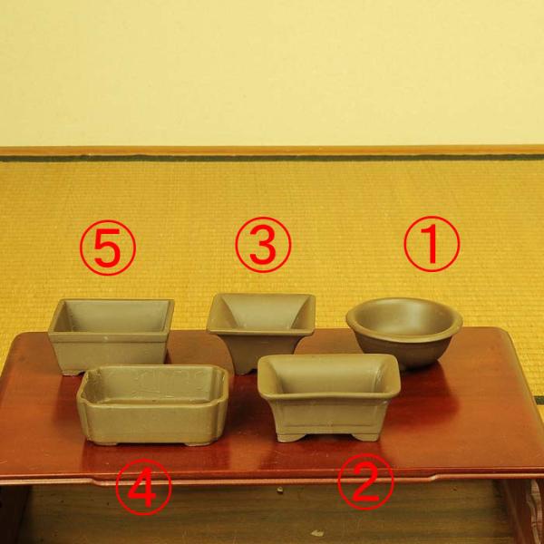 商品説明日本製鉢　土物鉢ご希望の形をお選び下さい。＊数量物の為、若干のサイズ違い、色の違い(色むら)があります。サイズ【1】鉢径：約8.7cm　高さ：約3.5cm【2】鉢径：約10cm　奥行：約7.2cm　高さ：約4.2cm【3】鉢径：約8...