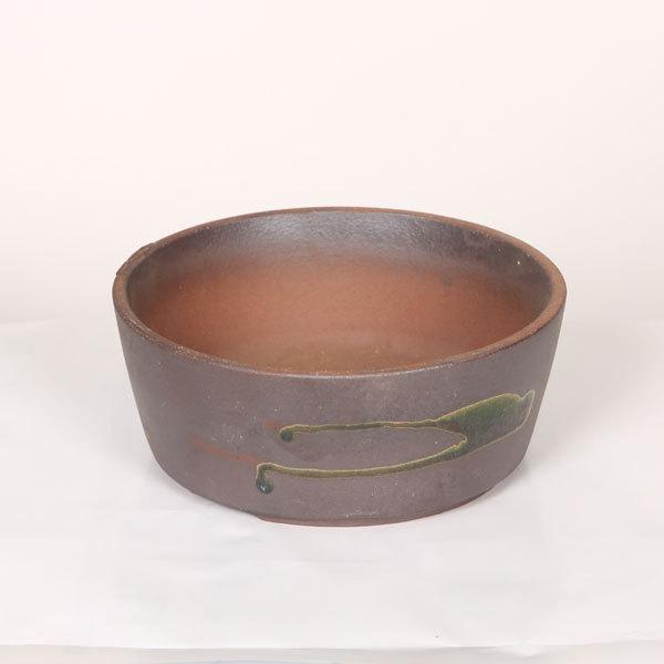 商品説明　瀬戸焼鉢　茶色＊数量物・手作りの為、色の違い(色むら)大きさの違い塗漏れがございます。サイズ　鉢径：約18cm　高さ：約7.5ｃｍ納期：配達ご希望日時のご指定ができます。お急ぎの場合は午前中までにご注文の場合、即日発送も可能です。...