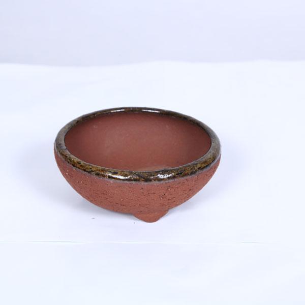 商品説明　国産茶流し鉄鉢　＊数量物・手作りの為、色の違い(色むら)大きさの違い塗漏れがございます。サイズ　鉢径：約12.3cm　高さ：約5.0cm納期：配達ご希望日時のご指定ができます。お急ぎの場合は午前中までにご注文の場合、即日発送も可能...