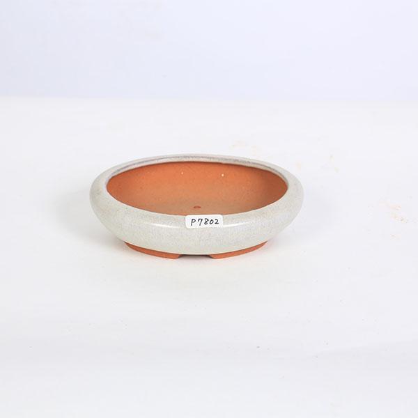 英明（燿山）　楕円鉄鉢本名：清水　英明。燿山を父に持ち、常滑でも有数の釉薬大家。製品は小・中品釉物鉢が主。基本的に丸鉢はロクロ、それ以外は押型。職人として優秀かつ求めやすい商品を提供することと、作家としての個性的表現を両立されることを目指さ...