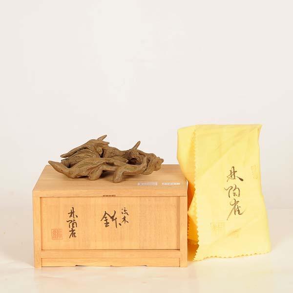 商品説明陶雀　変形鉢本名：林 忠（1935年生まれ）京都府出身北海道育ち。関西における現代小鉢づくりの先駆者の一人。独学で盆器づくりを手掛ける。鋳造工芸の技を生かした細工物が特徴的。サイズ　鉢径：約12.5cm　高さ：約4.0cm　奥行：約...