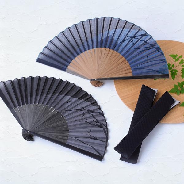 カラー：灰青・黒種別：男性用、紳士用扇面：綿100％扇骨：竹扇子袋：ポリエステル100％扇子を広げた時の大きさ（縦×横）：約22×40cm箱（縦×横×高さ）：紙箱　約10.5×26.5×2.5cm袋の長さ：約24cm男性 父の日 ギフトラン...