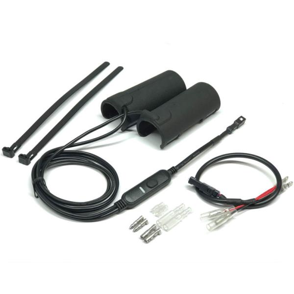 寒い時期だけ！取り付け簡単、ワンタッチ！クリップ式グリップヒーター。車体に備えた12Vバッテリー電源を利用するタイプ。通常のハンドルグリップに対応します。※車体の12Vバッテリー電源を使用。カプラーより取り外し可能です。●商品番号：L120...