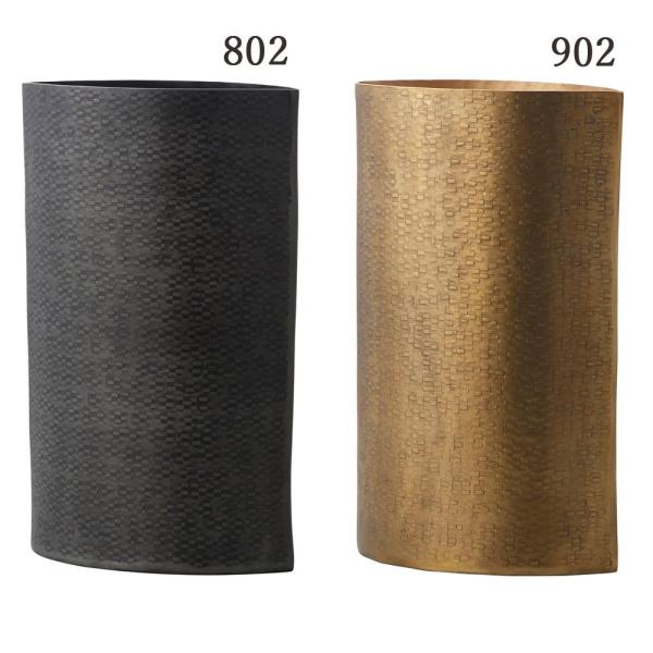 【商品仕様】幅23cm奥行11.5cm高さ38cm重量約1.2kg素材：アルミニウム（ペイント） アルミ 軽量 軽い 金属製 モダン アルミ製 ゴールド 黒 ブラック 金色 メタル インテリア 花資材 花器 ベース アレンジ 安い 装飾 フ...