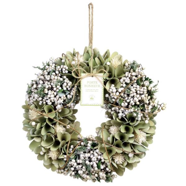 【商品仕様】径30cm麻紐付き小箱入り※染色しておりますので、水濡れ、摩擦等で色落ちや色移りする恐れがあります。※天然素材の白い実ものを使用しているため、実の外れ、落下が多くあります。予めご了承ください。ドライ木の実をふんだんに使用したおし...