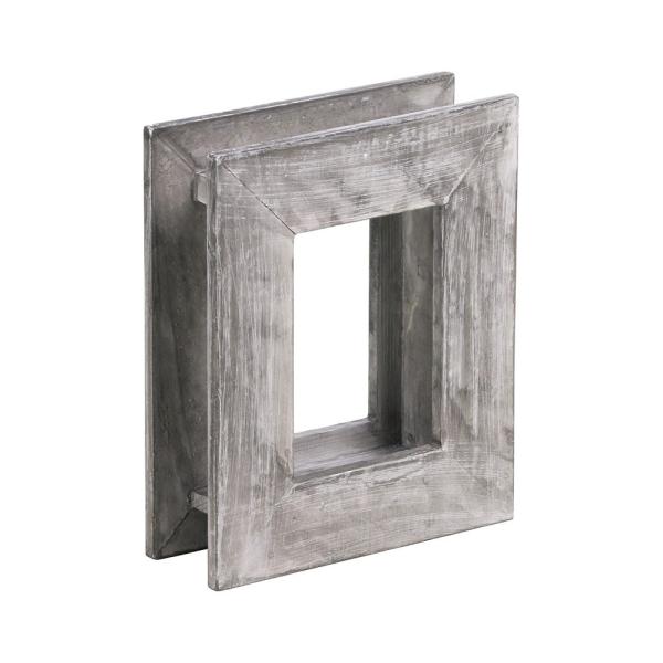 【商品仕様】幅20cm 奥行6cm 高さ24cm※内側にはフォームが置ける板と花をひっかけられる柱が付いています。※染色・ペイント等をしており、水濡れや摩擦によって色落ち等の可能性がある商品です。ご使用にはご注意ください。 スタンド 自立 ...