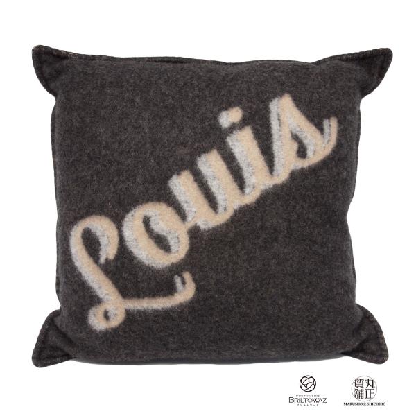 LOUIS VUITTONストライプロゴ クッション 保存袋付き クッション・プラージュ LV グラフィカル S00｜ルイ・ヴィトン 公式