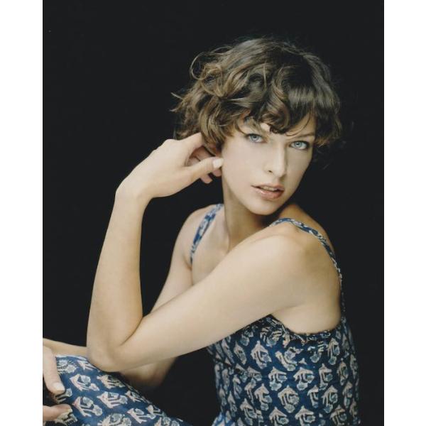 エル　ミラジョヴォヴィッチ ミラジョヴォヴィッチ Milla Jovovich 約20.3x25.4cm 輸入 写真 11611d