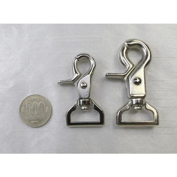 当店販売中の大レバーナスカンより一回り大きい、特大レバーナスカンです。全長60mm〜85ｍｍ、開口部9mmとごついナスカンです。見た目より重く、しっかりしてます。ガッっと開けば、16mmの開口部。これだけ開けば、十分でしょう。特大レバーナス...