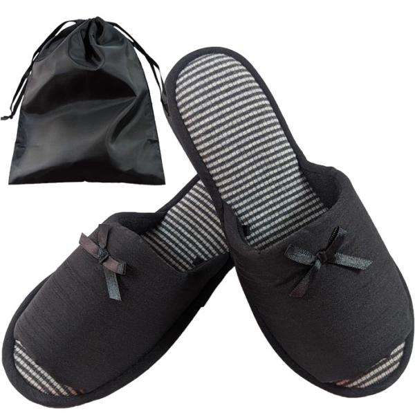 携帯 スリッパ リボン付き 横縞 収納袋付き【サイズ】Ｍサイズ（外寸/約24cm）　※足の甲が広い方にはきついかもしれません【材　質】表地/シャンタン　中敷き/アクリルニット　スリッパ底/ＰＶＣ【発送サイズ】ミニ◇カジュアルからフォーマルま...