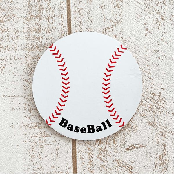 〜商品仕様〜野球ボールタイプ　１枚直径　約９センチコルクコースターそれぞれＰＰ袋に入れて発送します。【注意点】氷をたくさん入れて冷えたウーロン茶を３０分ほどおいてみました。（コルク面を上にしてます）１０回ぐらいでボール部分が濡れて、剥がれそ...