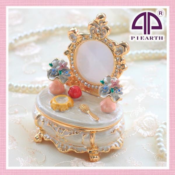 yKiz AhbT[ Ƌ ʐ^ tHgX^h   [ ANZT[P[X u CeA G k 킢 sBA[X