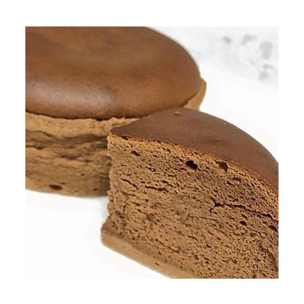 兵庫県朝来市産米粉でしっとり、トロける口どけ!チョコレートの濃厚さと程よい甘さ。一人で1ホールいけちゃいます★竹田城跡のふもと「吉田農場」の米粉を使用する事で滑らかでキメ細かいスフレになり、口に入れると「シュワ〜」っと音を立てて消えていきま...