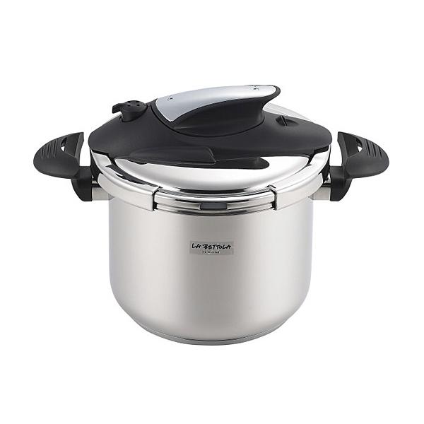 落合務ステンレス圧力鍋22cm■安定して持つことができる両手タイプ。調理の時間が大幅に短縮。料理の素材を損なわずに調理できるので栄養満点！省エネだから光熱費の節約にもなりとっても便利。蓋はハンドルを回して簡単に開閉できる新構造！ ■商品詳細...