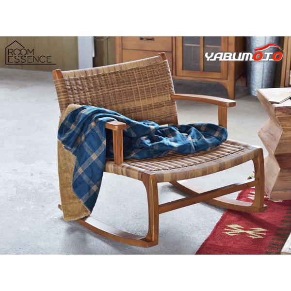 東谷 （あずまや） ロッキングチェア ブラウンゆらゆらと心地よく揺れるロッキングチェア。奥行きの広い座面でゆったりリラックスすることができます。PEを編み込んだ座面と背もたれは、蒸れにくく長時間座っても快適です。また、耐久性が高いのも魅力で...