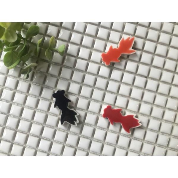 アンティーク　手描き金魚柄タイル　お店・ご自宅のリフォームにいかがですか アンティーク 手描き金魚柄タイル お店・ご自宅のリフォームに