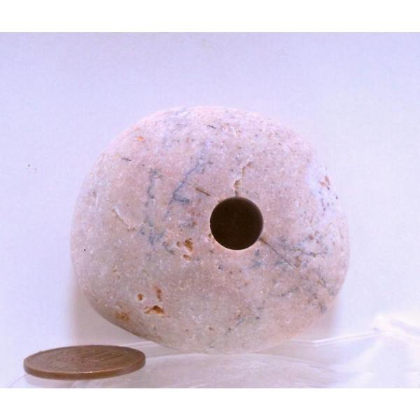 [Release date: June 26, 2025]商品情報【薬石苑】宮崎ヒスイ海岸の石笛・岩笛・姫川薬(しのぶ石) 115g■産地: 富山県下新川郡朝日町ヒスイ海岸■状態：石笛加工作品【翠岳・作】■鉱物名：姫川薬石(正式鉱物名は流紋...