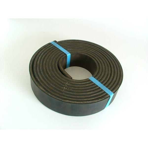 材質//布入りコンベアゴム寸法//高さ：10×幅：65mm×長さ：6.5M、重量：5.00kg仕様//4t用、リベット溝無※4ｔ標準ボディには、2巻使います。※シャーシにリベットが出ていないトラック用です。（例：三菱ふそう）