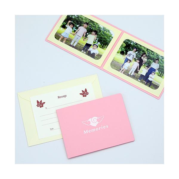 【基本仕様】2Lサイズ収納、2ツ折2面（ヨコ・ヨコ） 【材質】表紙：紙（タント紙/100kg両面合紙）ポケット：紙（タント紙/100kg）メッセージカード：紙（マーメイド紙/115kg））封筒：紙（ボス紙/110kg） 【台紙厚さ】（折りた...