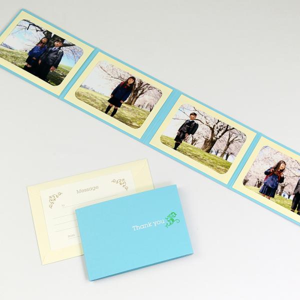 【基本仕様】Lサイズ収納、4ツ折4面（ヨコ・ヨコ・ヨコ・ヨコ） 【材質】表紙：紙（タント紙/100kg両面合紙）ポケット：紙（タント紙/100kg）メッセージカード：紙（マーメイド紙/115kg）） 封筒：紙（ボス紙/110kg） 【台紙厚...