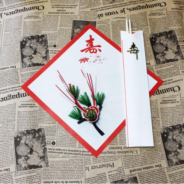 鯛のお飾り お食い初めセットは平日の午前中までにご注文いただければ当日発送可能です。クロネコゆうパケット3〜10日にお届け平日の午前中に入金確認が取れましたら当日発送！内容お食い初め鯛の敷き紙鯛のお飾り祝い箸