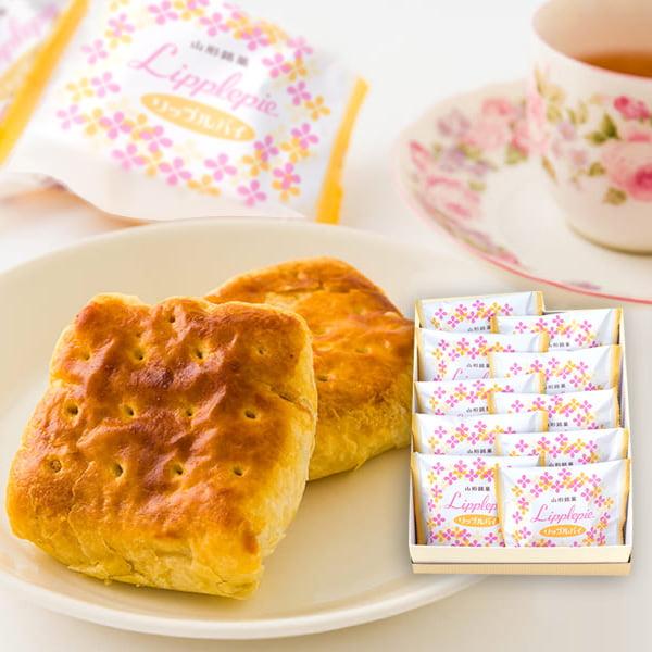 1966年発売の杵屋のロングセラー。サクサク食感の中に自家製餡がたっぷり詰まったリップルパイです。パイ生地の上質なバターの風味とくるみを練りこんだ、まろやかで香り豊かな餡のハーモニーをお楽しみください。レトロなパッケージも人気です！