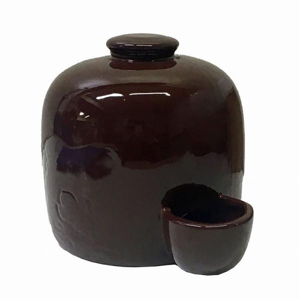 【特徴】安定感があり鳥が上部に乗っても倒れにくくなっています。清潔感のあるデザインの水入れです。【仕様】 ・サイズ：φ110×135mm・水容量：5合(0.9L)・材質：陶器