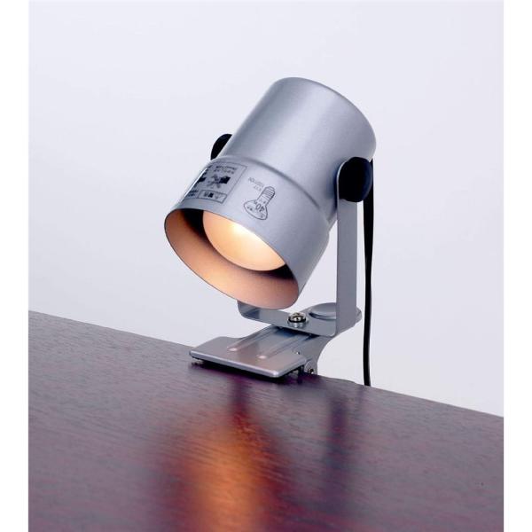 ●クリップ式なので店舗の補助照明や机周りなどにパチッと挟んで使用できます●上下左右の角度調整ができますので、お部屋のアクセントにも最適です●中間スイッチ付きですので、コードを抜かずに点灯/消灯ができて、とても便利です