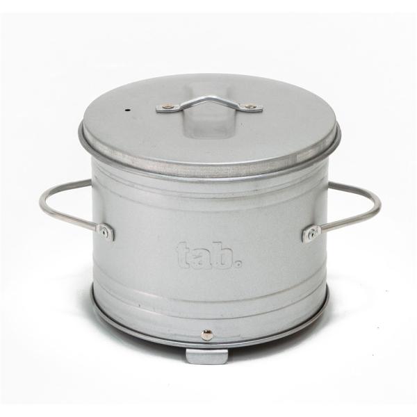 ●燻製を簡単に、手軽に、美味しく！●缶ストーブのフタをはずしてセットします●スモークチップもスモークウッドも使えます●バーベキューコンロにのせて手軽に燻製づくり