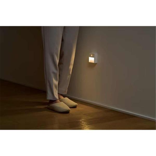 ●センサーが人の動きを感知して自動的に点灯する乾電池式LEDセンサーライトです●下方向をやさしく照らすので、トイレ・廊下・階段・玄関などの明り取りに最適です●乾電池式で電源や配線が不要なので、いろいろな場所に簡単に設置できます●2段階の明る...