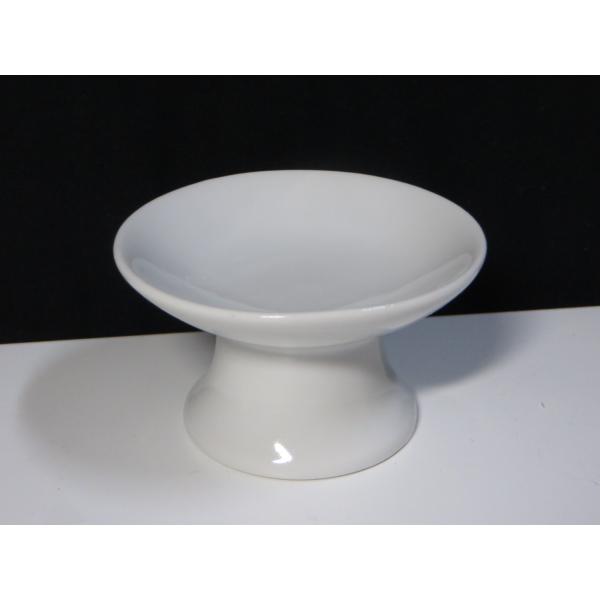 製品詳細高杯２寸　一対（２枚）セットです。小・中型の神棚にも対応する、程よい大きさ。 祀れば神棚も一層、賑やかに。 付属品--- サイズ 約（cm）■高さ 約 3.5cm　幅　6.5　奥行　6.5　×２枚 注意事項■職人手作りの品のためすべ...