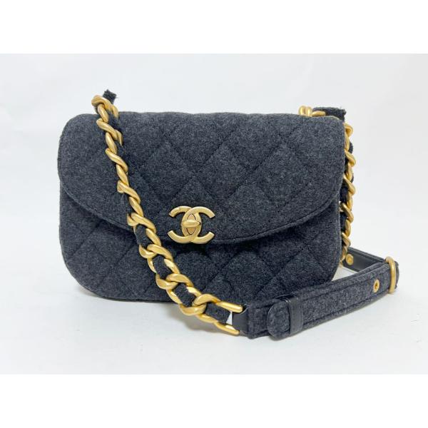 シャネル ショルダーバッグ ラパウザ チェーンバッグ パテントレザー アイボリー レディース ミニ 超美品 2759 CHANEL（シャネル） ショルダーバッグ チェーンバッグ ラパウザ