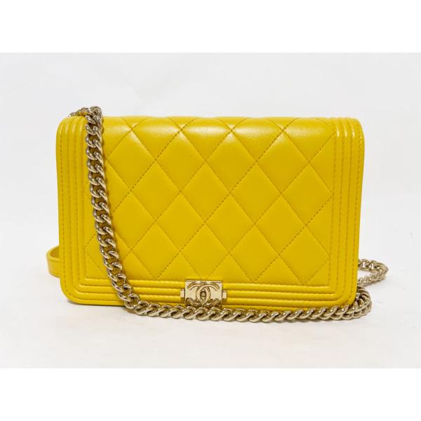 即発送シャネル　ボーイシャネル　チェーンウォレットシェブロン　希少イエロー CHANEL（シャネル） ボーイシャネル チェーンウォレット マトラッセ