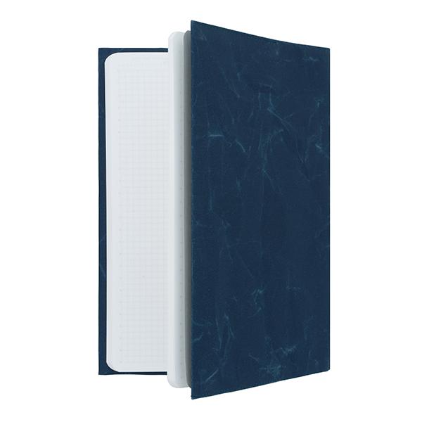 対応：A5サイズ（210×148mm・厚さ3センチまで）サイズ：H220 × W305 mm重量：24g素材：ソフトナオロン生産国：日本製【特徴】SIWAのバッグや袋製品は、ナオロンという素材の特徴を最大限に発揮してくれる和紙製。このナオロ...