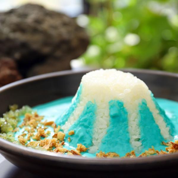 ＼割引クーポン配布／エコ包装 青い富士山カレー 200g 5袋 化粧箱なし ネタ商品 ご当地レトルトカレー まとめ買い 業務用 お買い得 富士山カレー デカ盛り 大盛 山梨 富士山 青いカレー 推し色 推し活 お土産 ギフト 食べ比べ ご当地グルメ 名物 味覚 食品 ココナッツカレー