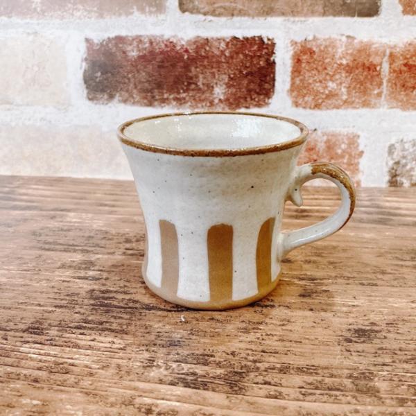 おしゃれ かわいい マグ マグカップ キネ型 ホワイト コーヒーカップ ティーカップ コップ カフェ 紅茶 お茶 カフェ風  たっぷり