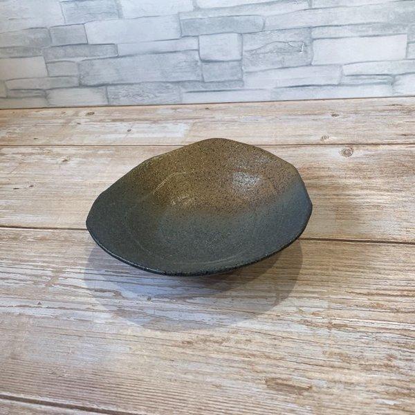 黒備前吹き 16cm 三角浅鉢 日本製 美濃焼 食器 陶器 うつわ おかず 鉢 和食器 備前風