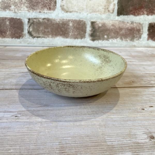 中鉢 おしゃれ 北欧 鉢 ボウル 食器 陶器 うつわ タイタン 軽量 16cm 小鉢 日本製 美濃焼 取り鉢 ベージュ 白 窯変 軽い うすかる おしゃれ カフェ