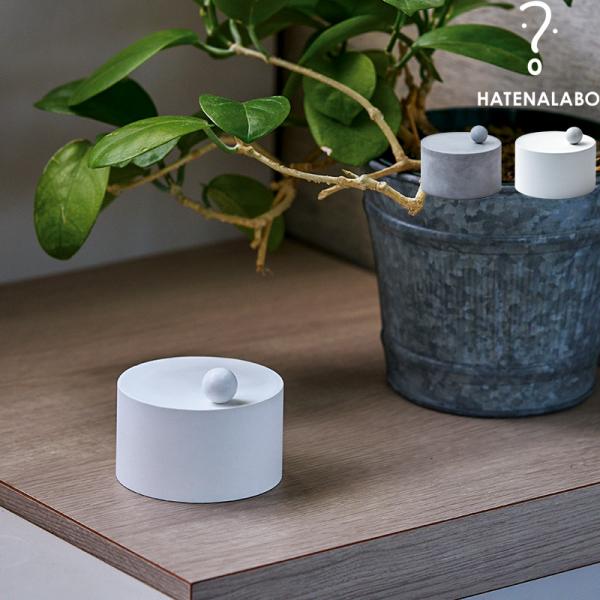 心をどこかに誘い出してくれるしくみ「 Ticking bug ティッキングバグ 」本体の上に載った球が不規則に転がり続ける、不思議なインテリアオブジェです。踊るように動く球を眺めるうちに、不安・もやもや・考え事から解放された時間を過ごすこと...