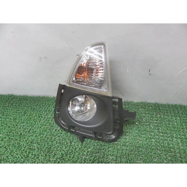 アクア [中古] H24/6 DAA-NHP10 右フォグランプ & ターンランプ 81510 