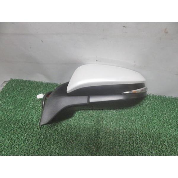 ヴォクシー [中古] H26/6 DAA-ZWR80G 左ドアミラー 87940-28B80 370084