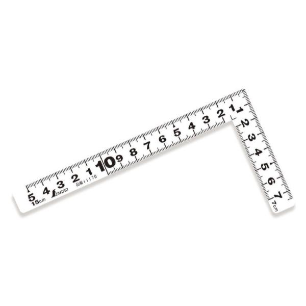 製品名曲尺平ぴた ホワイト １５cm 表裏同目包装形態ビニールケースJANコード4960910111707特長●見やすい白地黒目盛です。●はがれにくいハードコーティング仕様です。●竿・角共に薄く平たいので材料にピタリと張り付き、ケガキやすく...