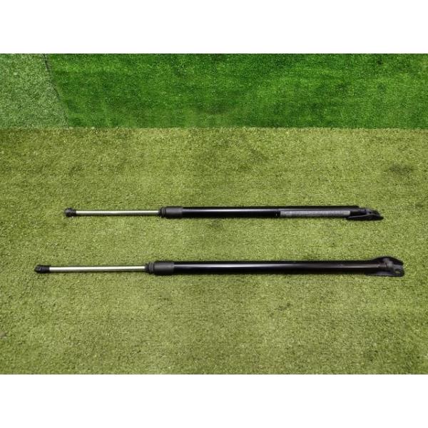 ヴォクシー DBA-ZRR80G バックドアダンパー 68950-0W600 68950-0WF20