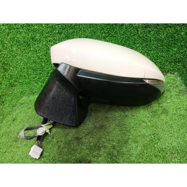シエンタ(車) シエンタ 6AA-NHP170G 左サイドミラー 左ドアミラー 