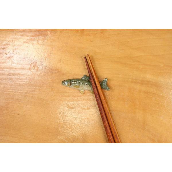 アユ 箸置き（小）・陶芸作品（陶 さかな）