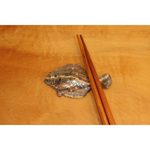 ヒラメ　陶芸作品 箸置き（中）（陶 さかな）