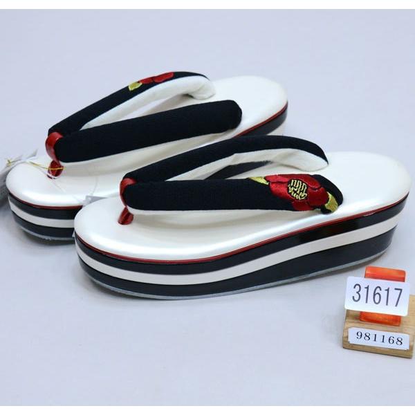 草履 ヒール高 踵3段 椿刺繍鼻緒 黒色×白色 フリーサイズ 適合足  