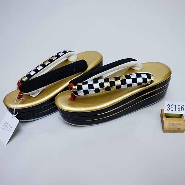 草履 ヒール高 3枚芯 3段 和柄刺繍草履 市松 黒 フリーサイズ 24cm  