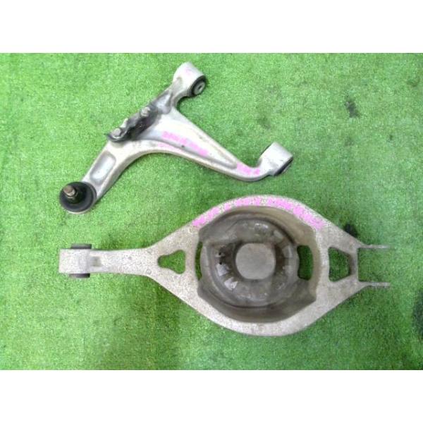 リアロアアーム 左右 フーガ